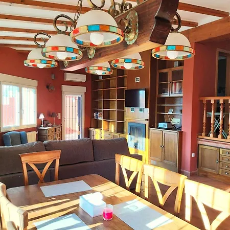 Maravillosa Con Piscina Y Buenas Vistas Villa